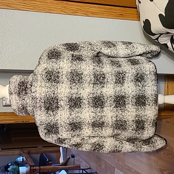 Dylan plaid Faux Fur coat, sz M, gray and white - Picture 5 of 7